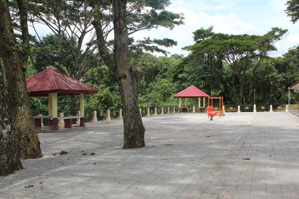 Liwagu Lodge Ранау Экстерьер фото